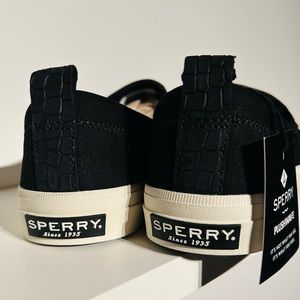 Black Sperry Crest Plushwave Shoes